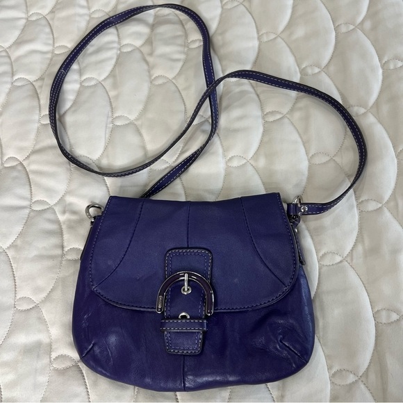 COACH Soho PURPLE GENUINE LEATHER Flap. SMALL CROSSBODY BAG W/ Buckle - Picture 1 of 11